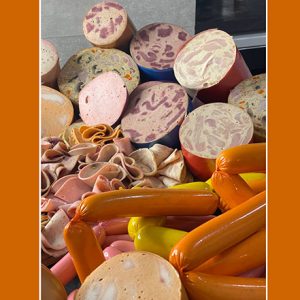 سوسیس و کالباس؛ پیشگام نوآوری در صنعت غذا